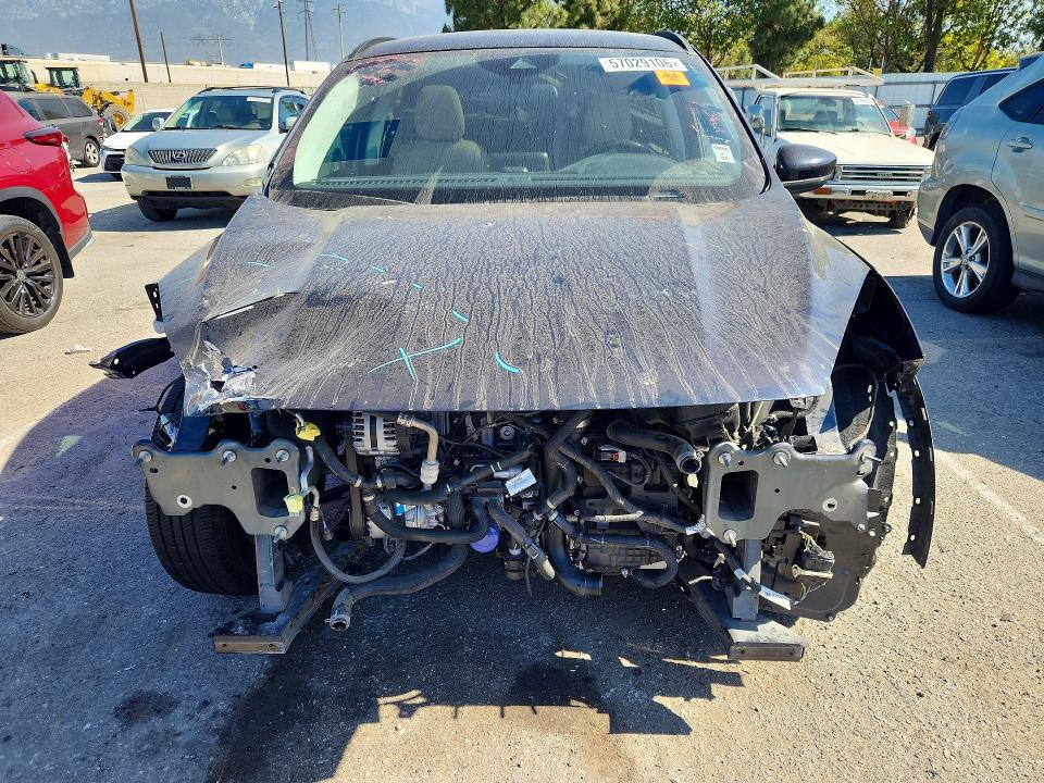 Photo 5 from auction – 2021 FORD ESCAPE with VIN 1FMCU0G60MUA47051