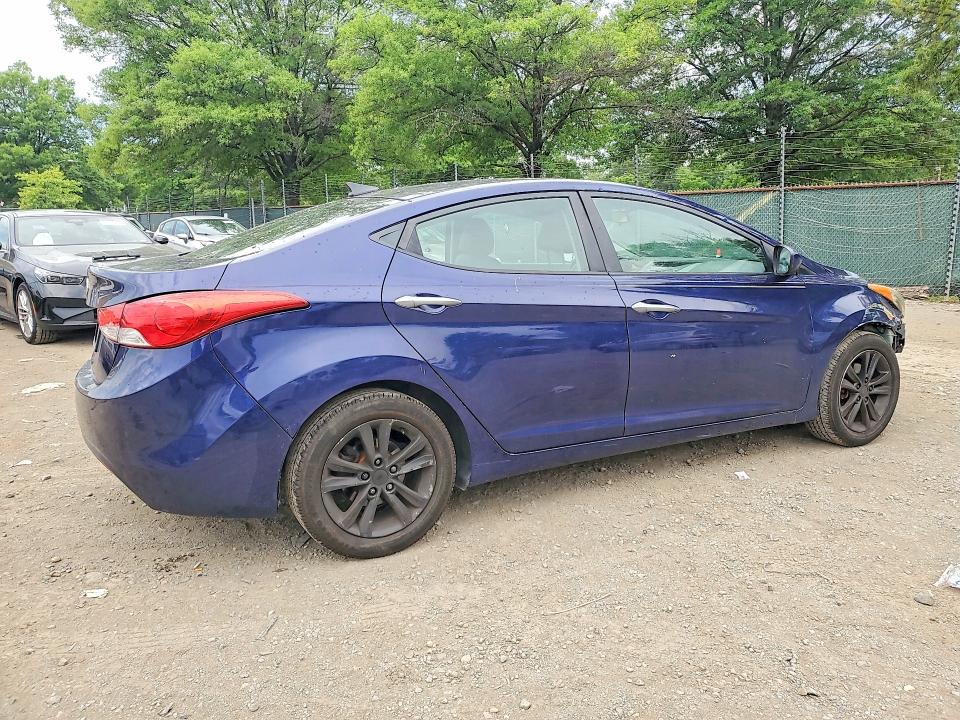 Photo 3 from auction – 2011 HYUNDAI ELANTRA with VIN 5NPDH4AE2BH020932