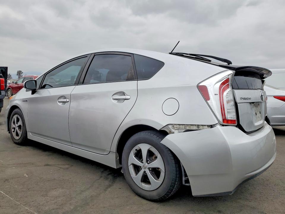 Photo 2 from auction – 2015 TOYOTA PRIUS with VIN JTDKN3DU0F0475827