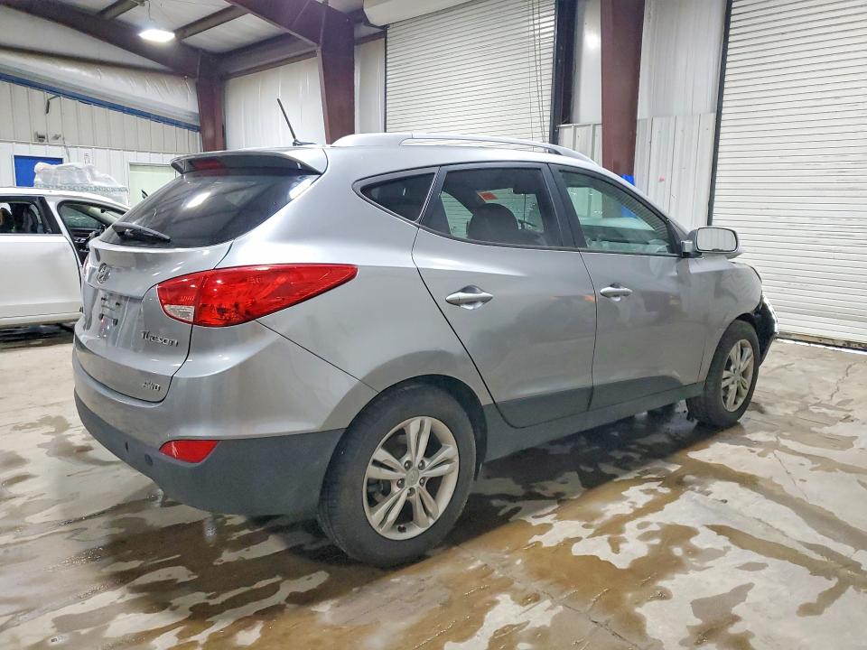 Photo 3 from auction – 2012 HYUNDAI TUCSON with VIN KM8JUCAC8CU394536