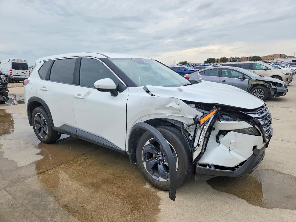 Photo 4 from auction – 2024 NISSAN ROGUE with VIN 5N1BT3BAXRC738726