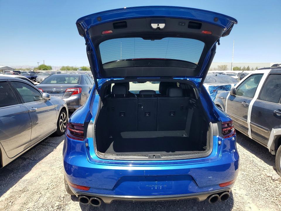 Photo 6 from auction – 2017 PORSCHE MACAN with VIN WP1AG2A56HLB52329