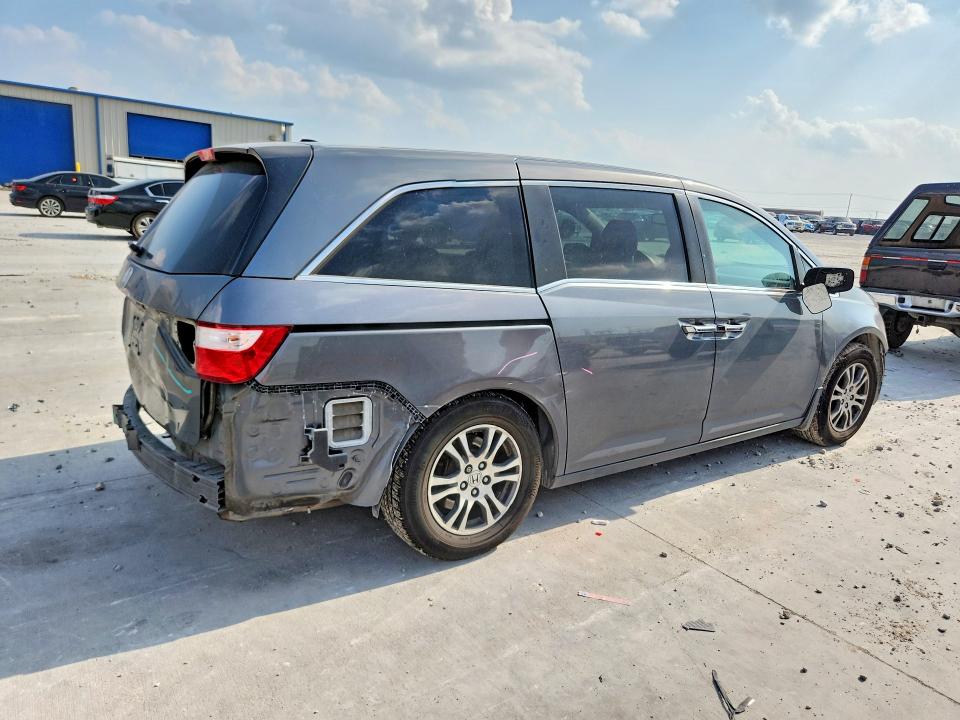 Photo 3 from auction – 2013 HONDA ODYSSEY with VIN 5FNRL5H67DB060577