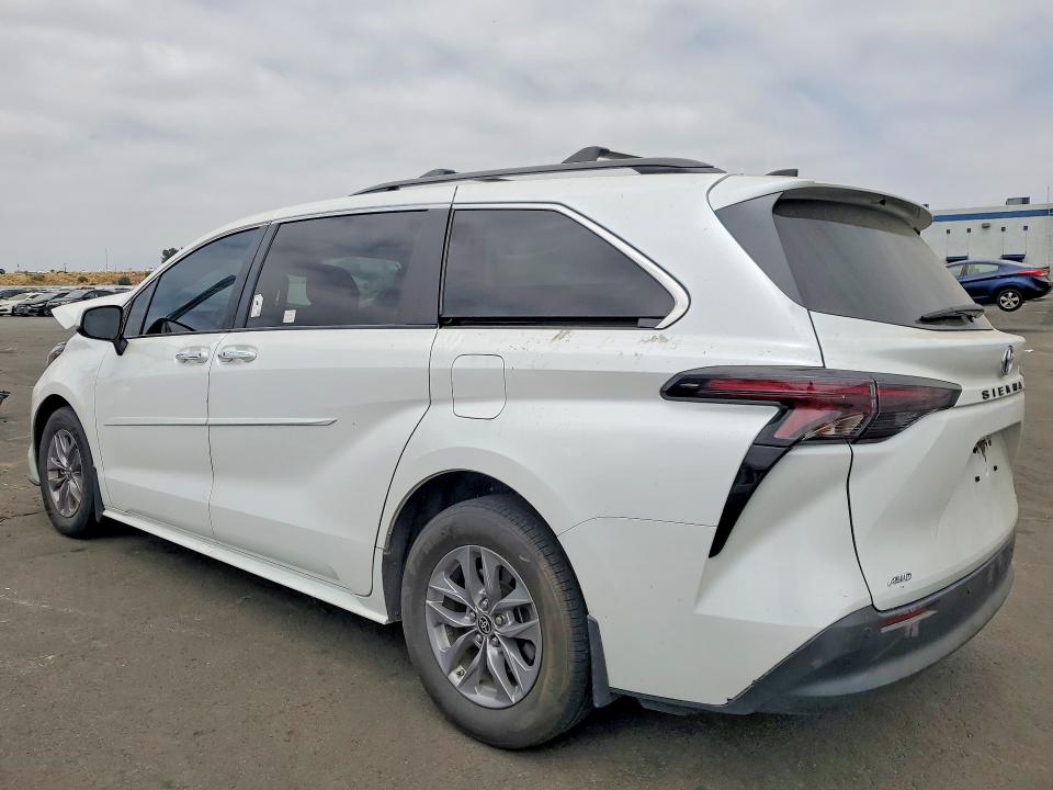 Photo 2 from auction – 2024 TOYOTA SIENNA with VIN 5TDYSKFC0RS127884