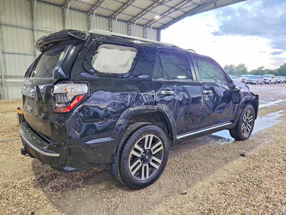 Photo 3 from auction – 2018 TOYOTA 4RUNNER with VIN JTEBU5JR0J5600511