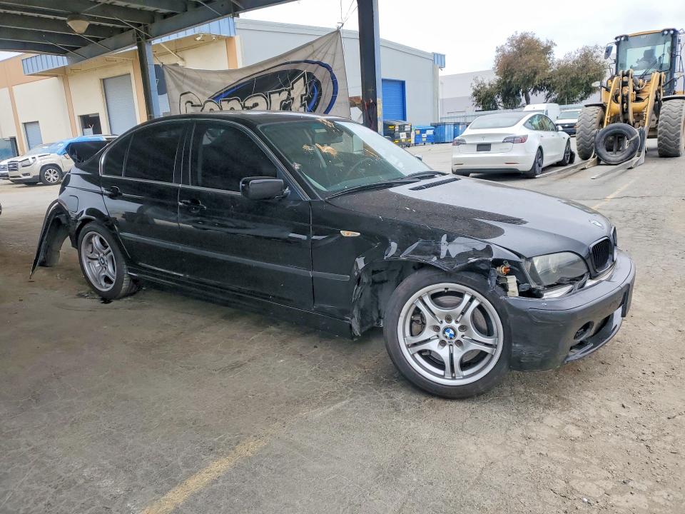 Photo 4 from auction – 2005 BMW 330 with VIN WBAEV53425KM39700
