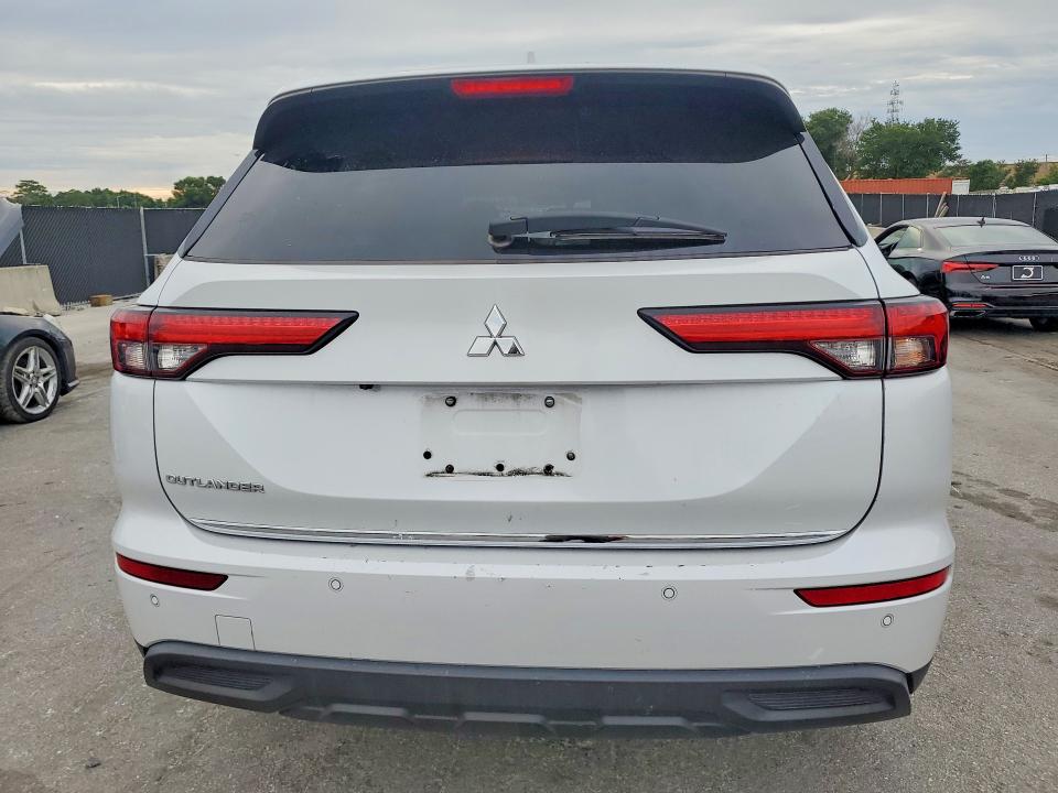 Photo 6 from auction – 2022 MITSUBISHI OUTLANDER with VIN JA4J3TA82NZ065852