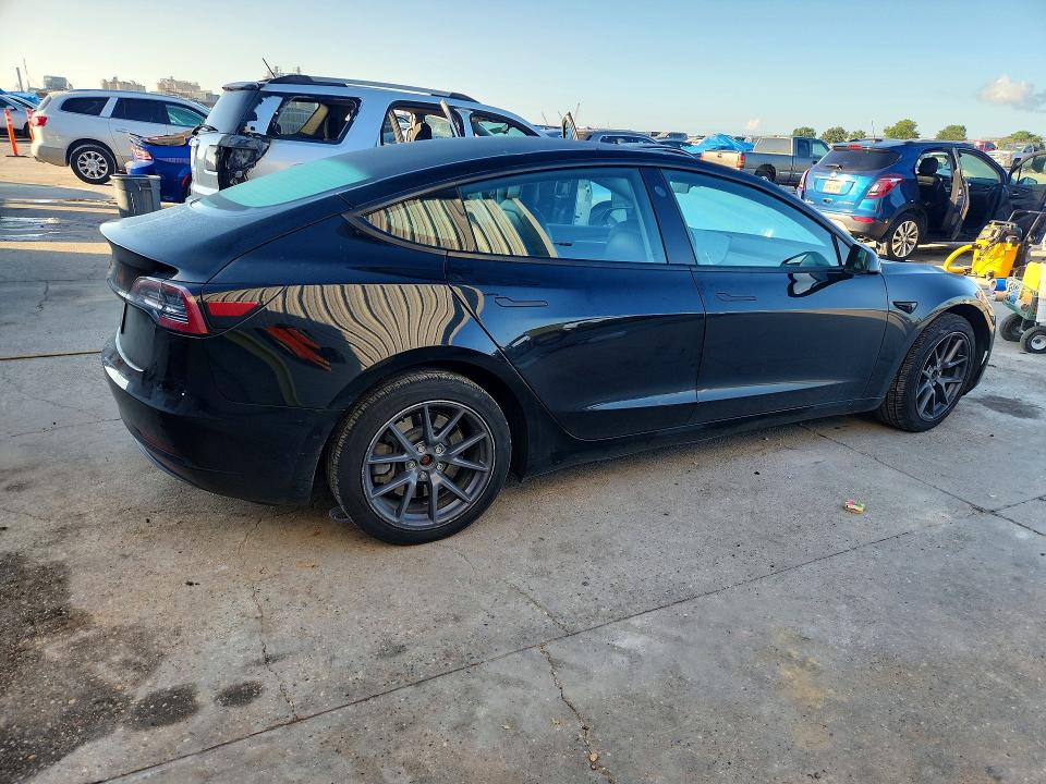 Photo 3 from auction – 2022 TESLA MODEL 3 with VIN 5YJ3E1EAXNF190078