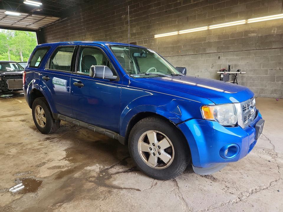 Photo 4 from auction – 2011 FORD ESCAPE with VIN 1FMCU0C77BKB72202