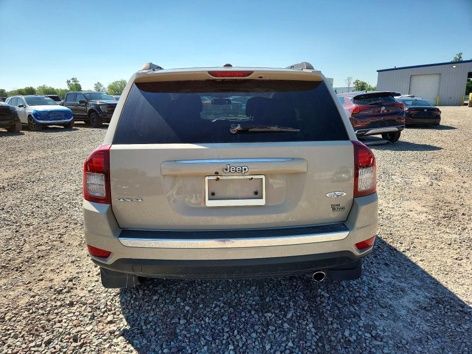Foto 6 de la subasta – 2017 JEEP COMPASS con VIN 1C4NJDEB6HD126386