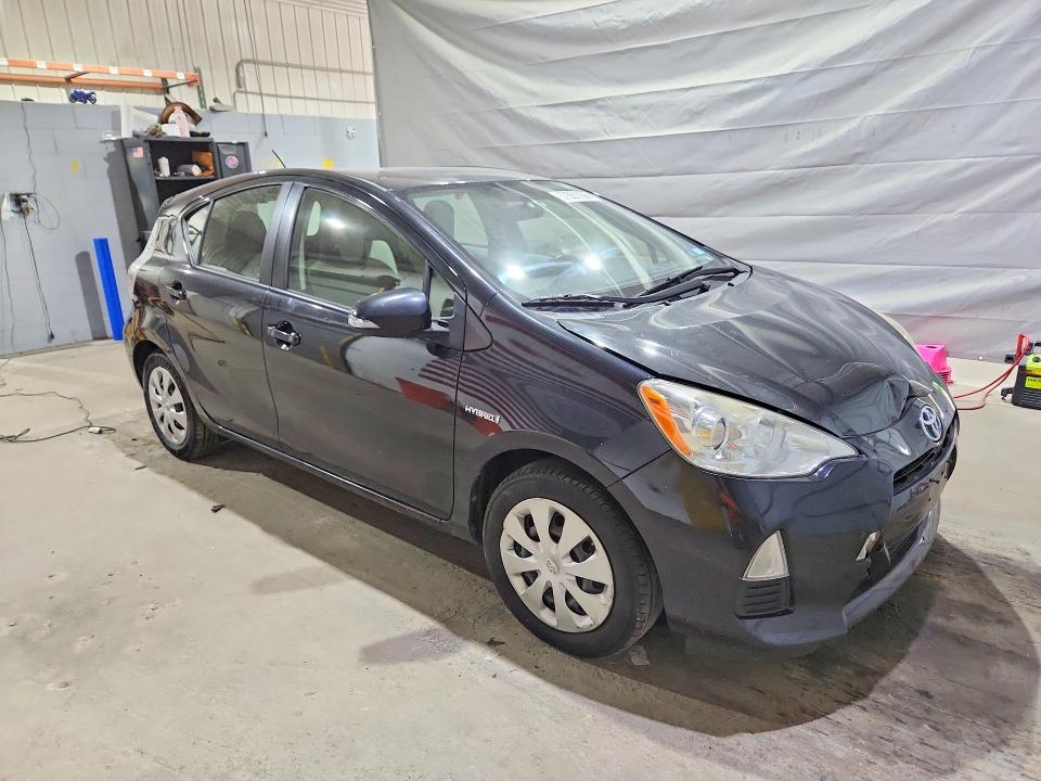 Photo 4 from auction – 2014 TOYOTA PRIUS C with VIN JTDKDTB34E1572499