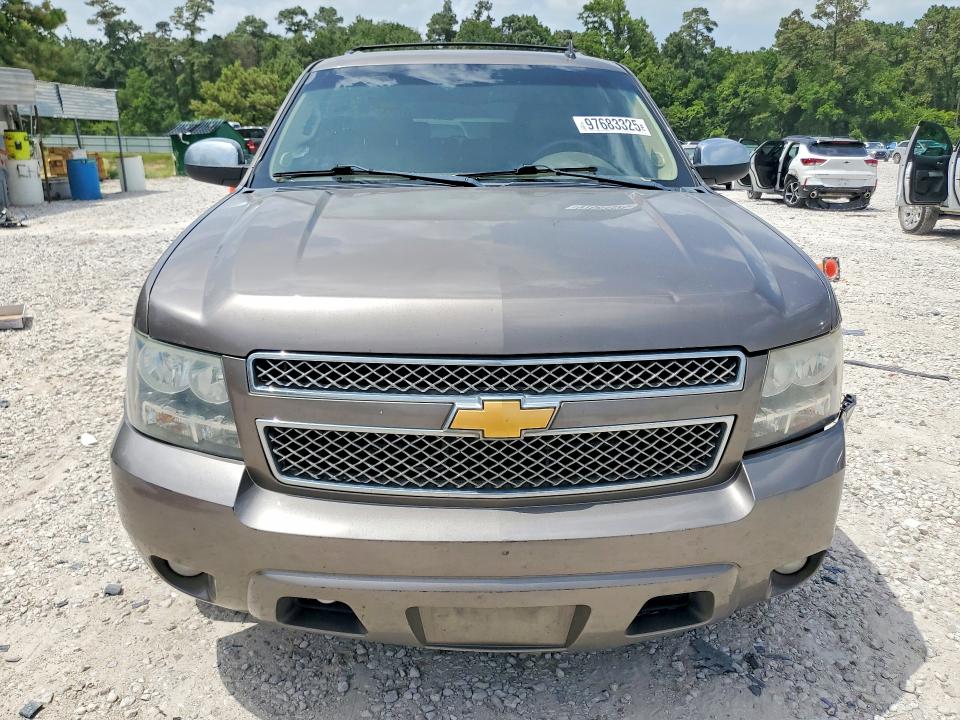 Photo 5 from auction – 2012 CHEVROLET SUBURBAN with VIN 1GNSCJE02CR224053