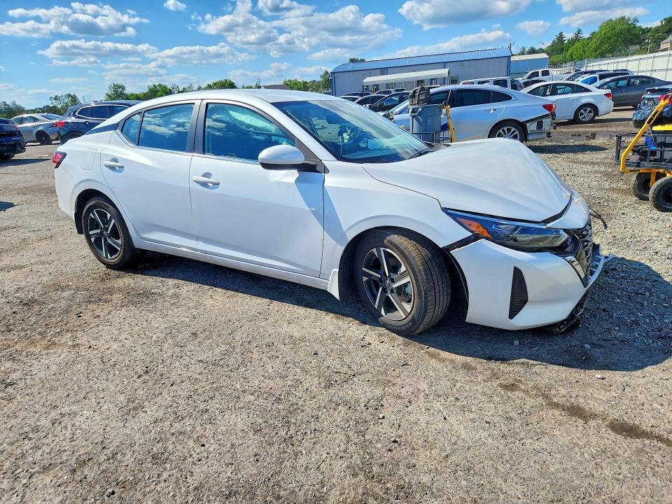 Photo 4 from auction – 2025 NISSAN SENTRA with VIN 3N1AB8CV5SY356783