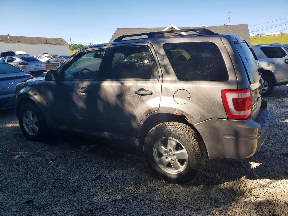 Photo 2 from auction – 2011 FORD ESCAPE with VIN 1FMCU0D70BKA73297