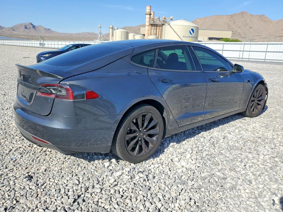 Photo 3 from auction – 2014 TESLA MODEL S with VIN 5YJSA1H16EFP50942