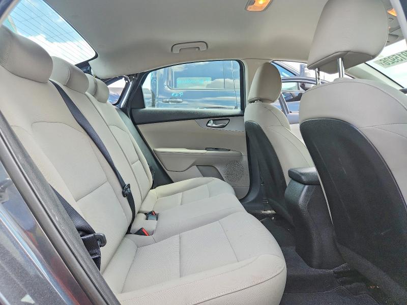 Photo 10 from auction – 2021 KIA FORTE with VIN 3KPF24AD2ME388701