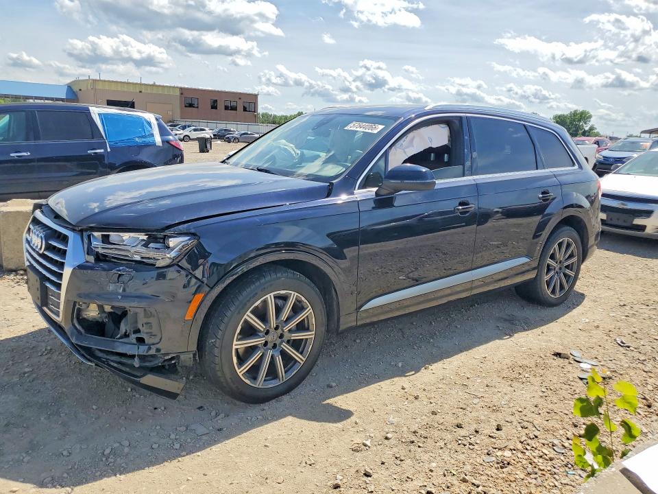 AUDI Q7 2018 with VIN WA1LAAF7XJD005621 - Photo from auction