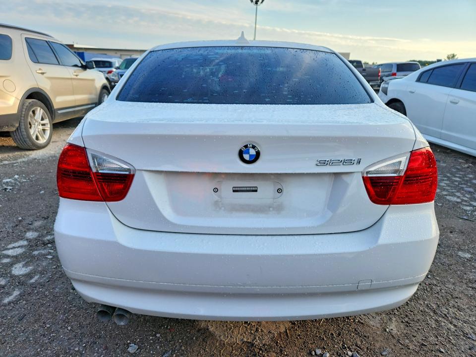 صورة رقم 6 من المزاد - 2007 BMW 328 مع VIN WBAVA33597KX75890