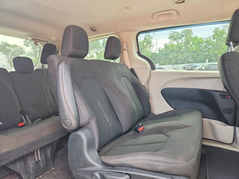 Photo 11 from auction – 2018 CHRYSLER PACIFICA with VIN 2C4RC1AG5JR247974