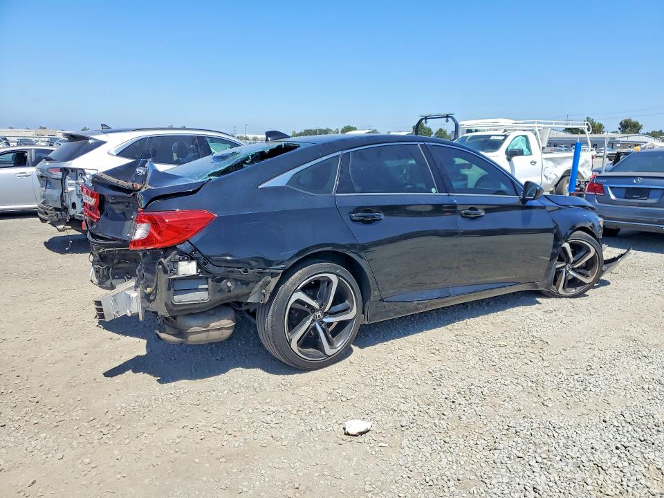 Photo 3 from auction – 2018 HONDA ACCORD with VIN 1HGCV2F32JA034546