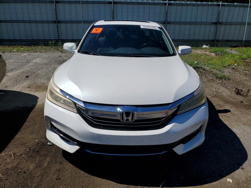 Photo 5 from auction – 2017 HONDA ACCORD with VIN JHMCR6F76HC004427