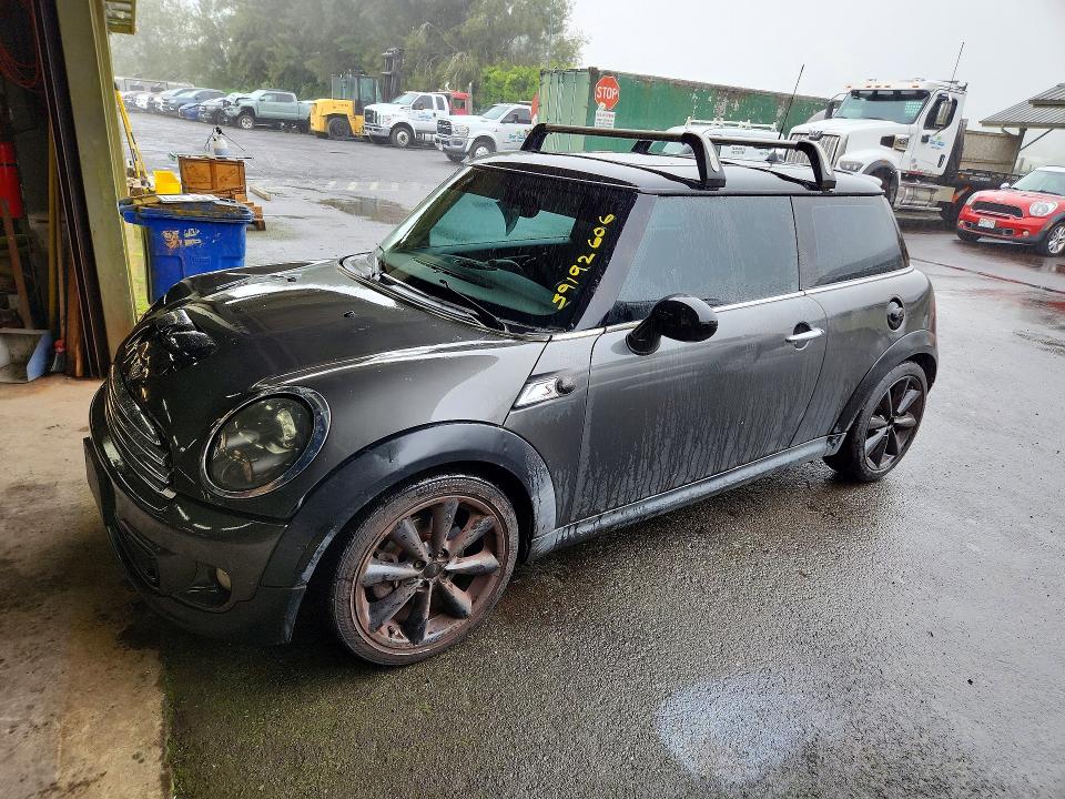 Фото 1 с аукциона – 2011 MINI COOPER с VIN WMWSV3C59BTY22149