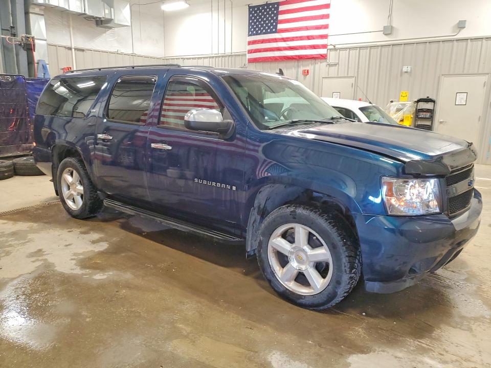 Photo 4 from auction – 2007 CHEVROLET SUBURBAN with VIN 1GNFK16317J323691