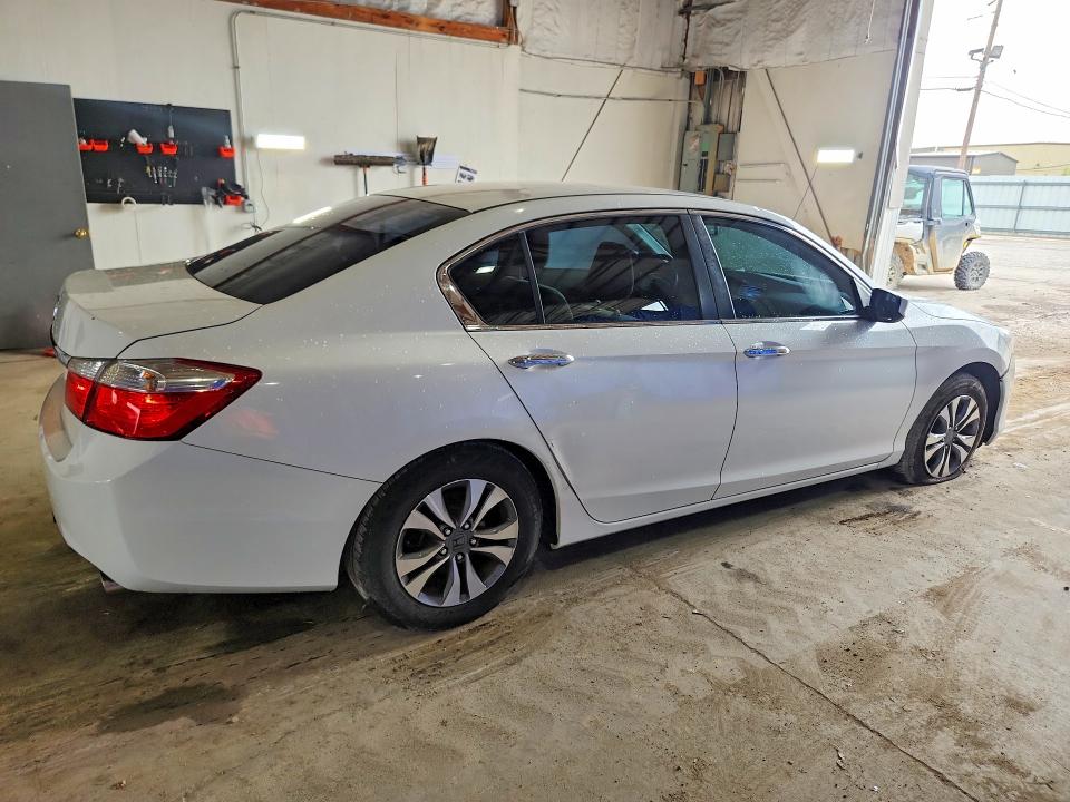 Photo 3 from auction – 2014 HONDA ACCORD with VIN 1HGCR2F34EA025972