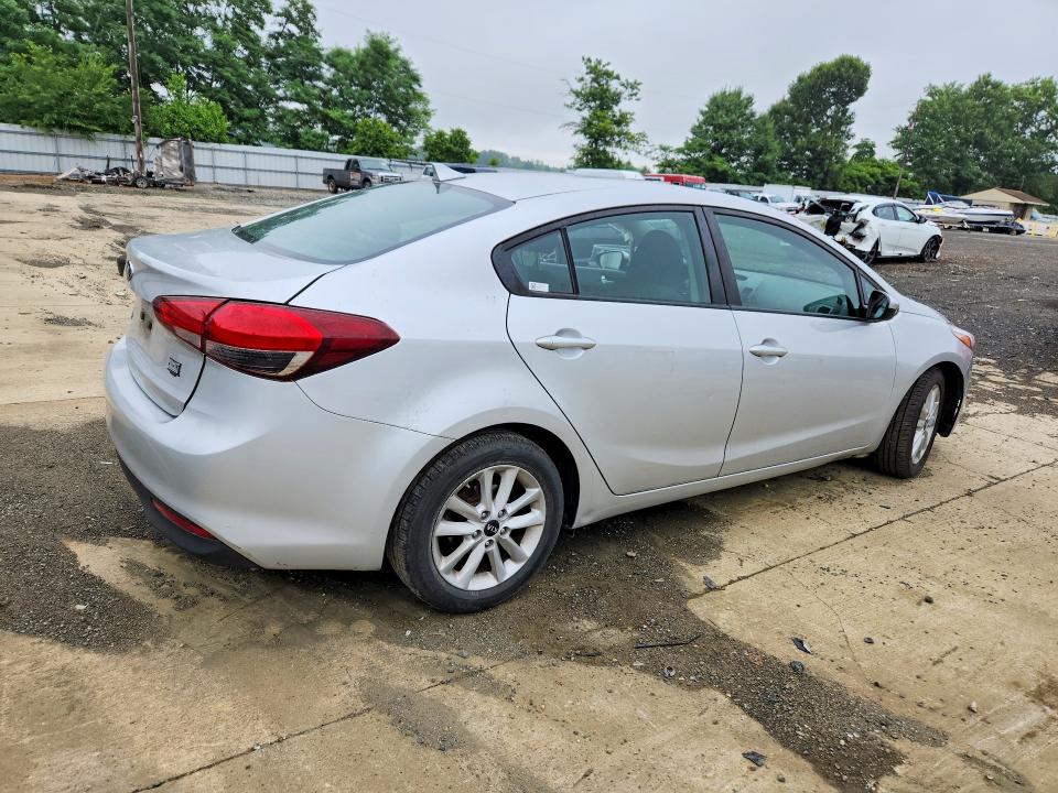 Photo 3 from auction – 2017 KIA FORTE with VIN 3KPFL4A7XHE098770