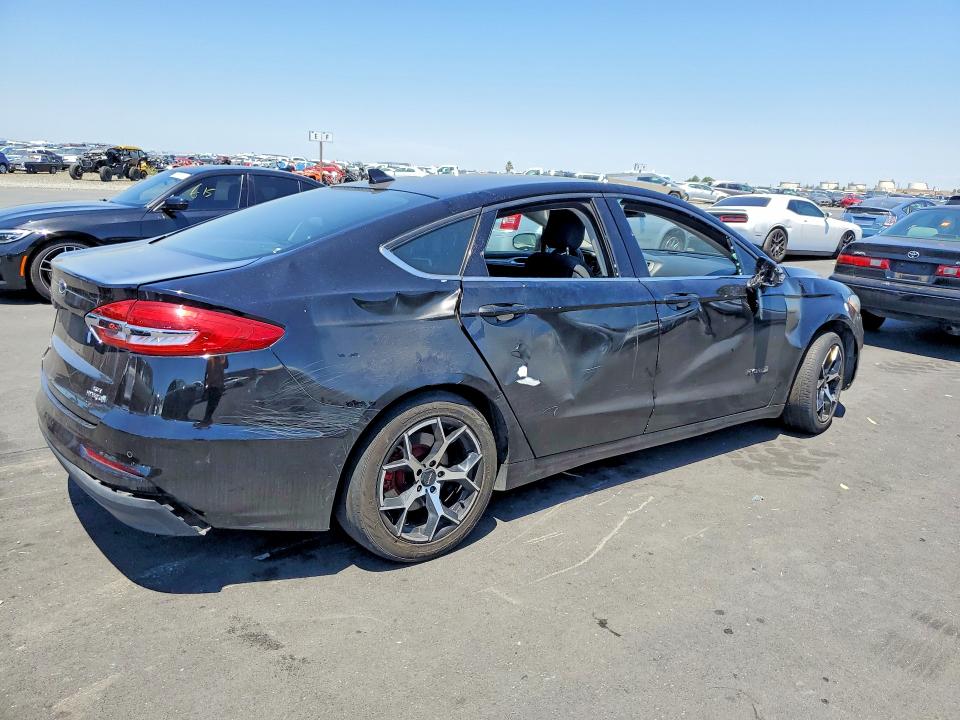 Zdjęcie 3 z aukcji – 2019 FORD FUSION z VIN 3FA6P0LU5KR175258