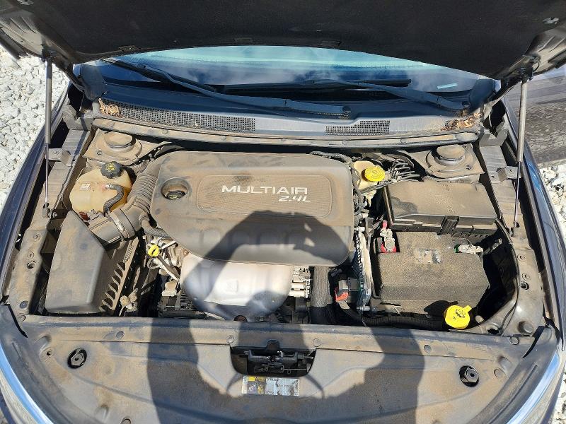 صورة رقم 11 من المزاد - 2015 CHRYSLER 200 مع VIN 1C3CCCAB1FN683932