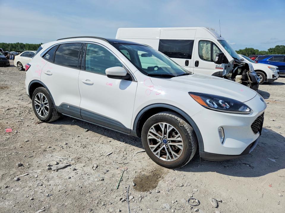 Photo 4 from auction – 2022 FORD ESCAPE with VIN 1FMCU9H60NUA55266