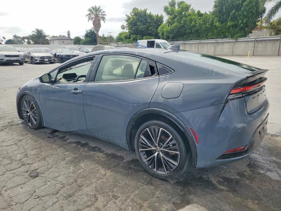 Снимка 2 от търг – 2023 TOYOTA PRIUS с VIN JTDACAAU9P3008688