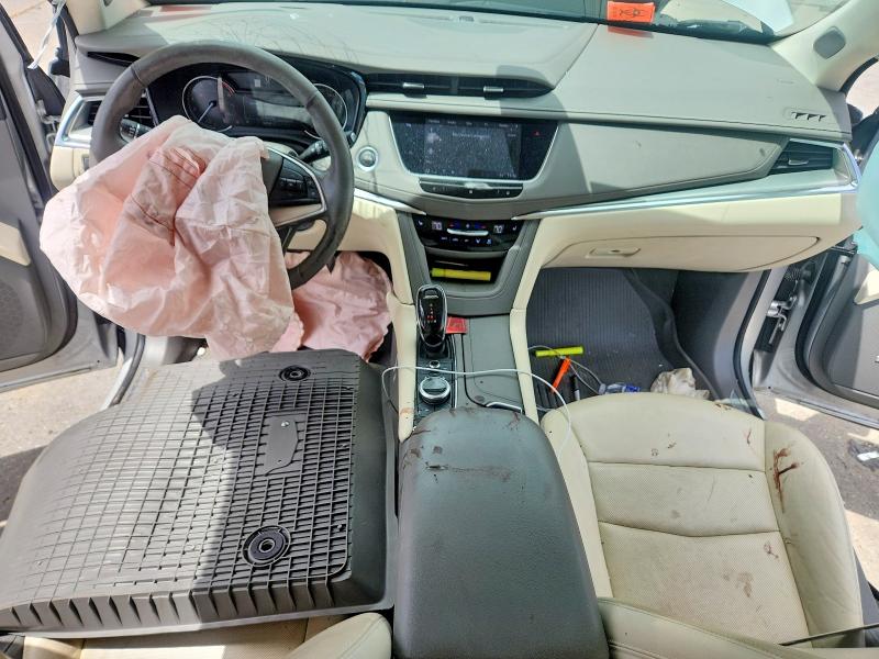 Photo 8 from auction – 2020 CADILLAC XT5 with VIN 1GYKNCRS7LZ218219