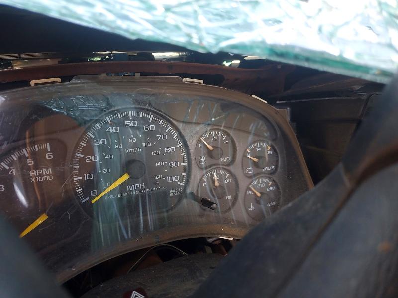 Photo 9 from auction – 1999 CHEVROLET SILVERADO with VIN 1GCEC14T1XE148761