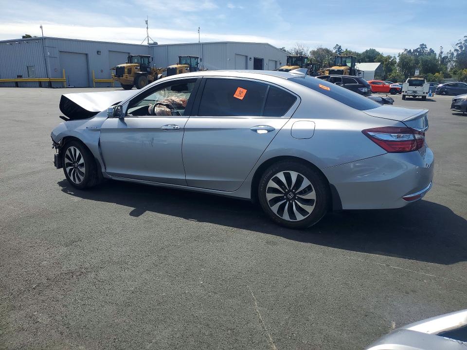 Photo 2 from auction – 2017 HONDA ACCORD with VIN JHMCR6F54HC025050