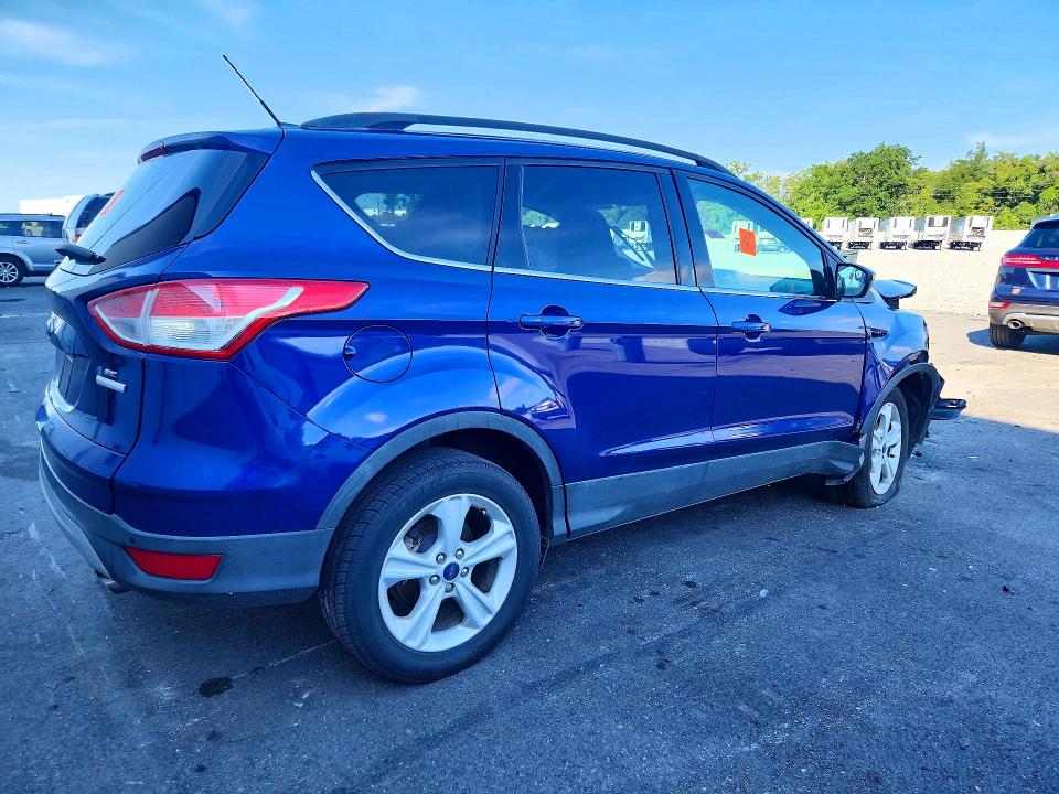 Photo 3 from auction – 2016 FORD ESCAPE with VIN 1FMCU0GX5GUC06126