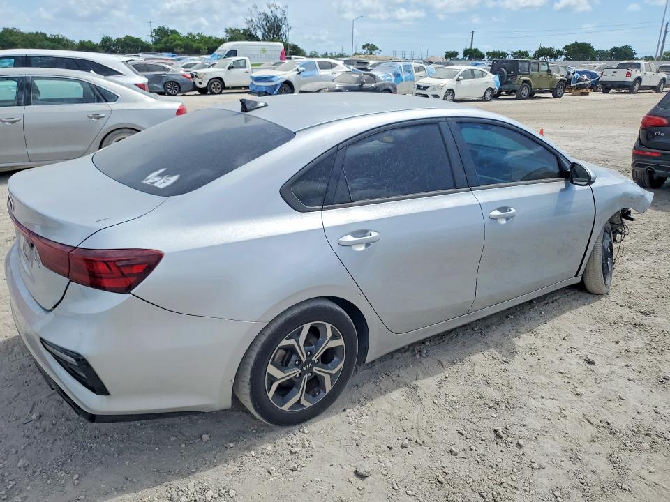 Photo 3 from auction – 2020 KIA FORTE with VIN 3KPF24AD6LE212684