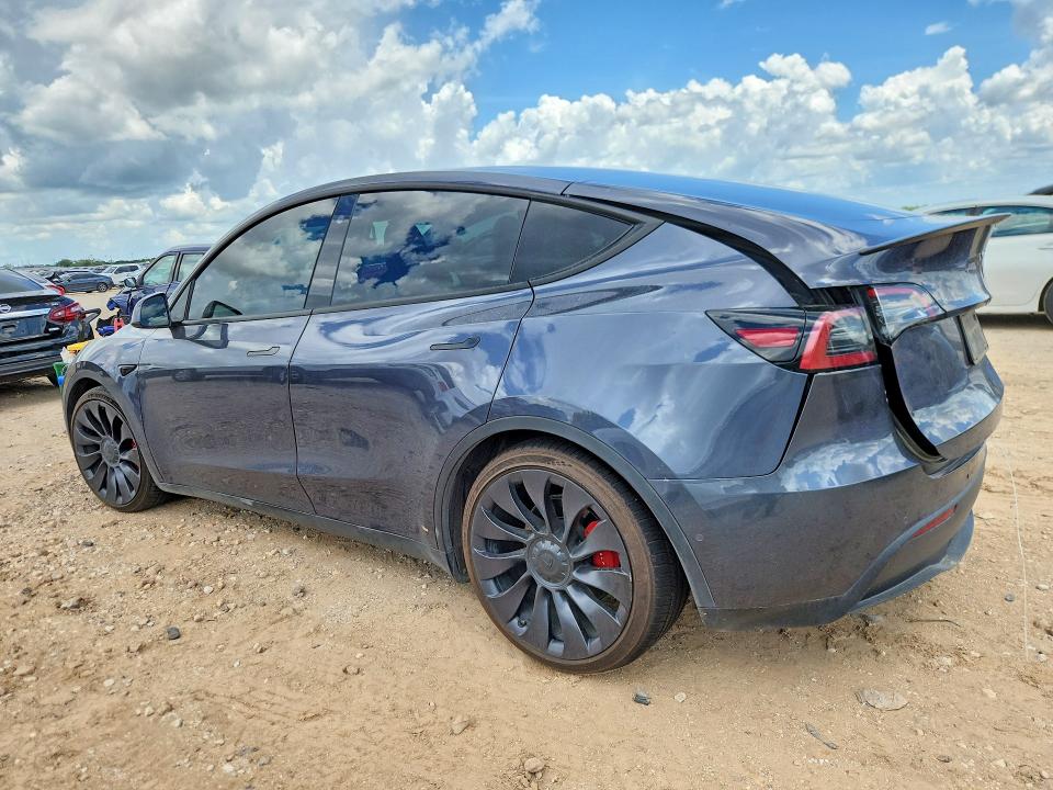 Photo 2 from auction – 2022 TESLA MODEL Y with VIN 7SAYGDEF4NF392561