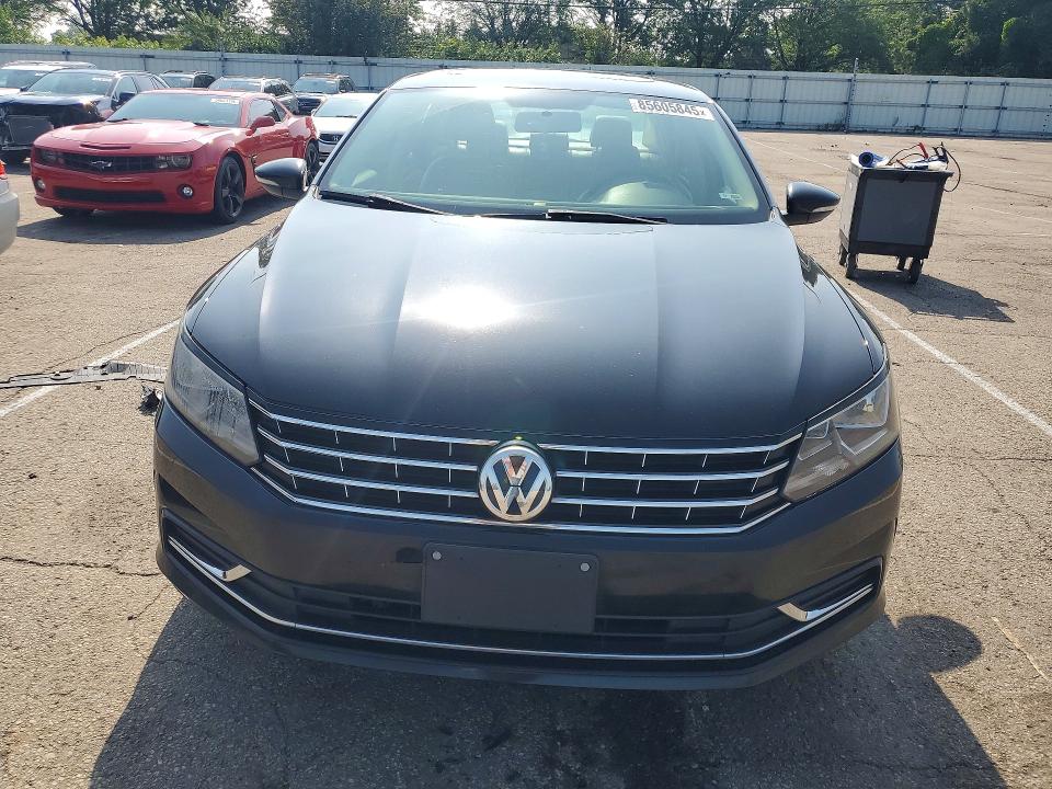 Photo 5 from auction – 2016 VOLKSWAGEN PASSAT with VIN 1VWBT7A38GC030015
