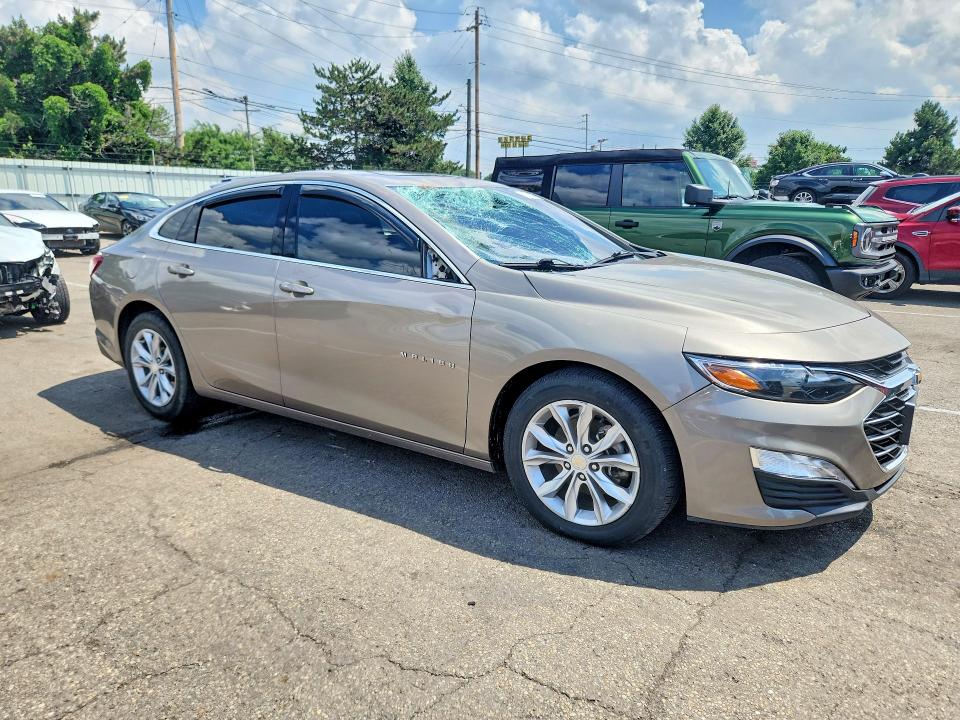 Photo 4 from auction – 2022 CHEVROLET MALIBU with VIN 1G1ZD5ST2NF163830