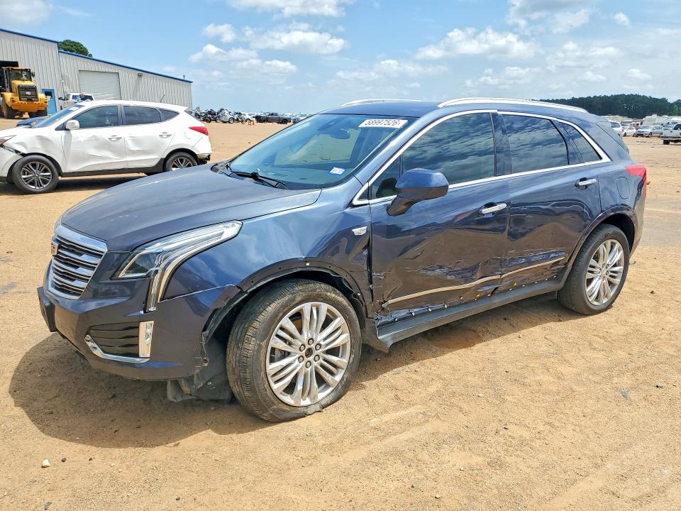CADILLAC XT5 2018 with VIN 1GYKNFRS6JZ117896 - Photo from auction