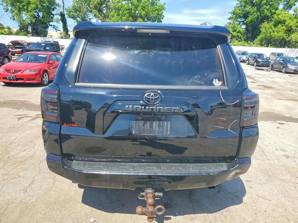 Photo 6 from auction – 2018 TOYOTA 4RUNNER with VIN JTEBU5JR4J5521049