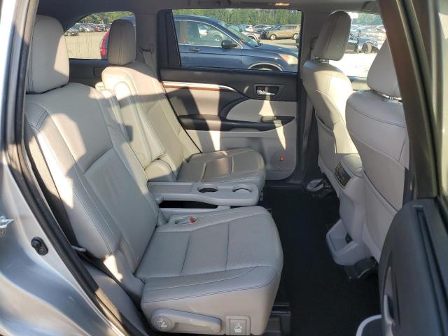 Foto 11 de la subasta – 2016 TOYOTA HIGHLANDER con VIN 5TDDKRFH1GS262775