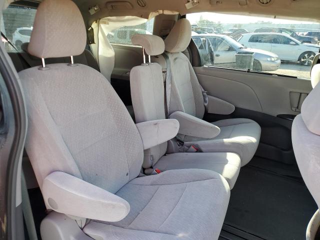 Photo 11 from auction – 2017 TOYOTA SIENNA LE with VIN 5TDKZ3DC6HS882286
