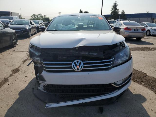 Photo 5 from auction – 2015 VOLKSWAGEN PASSAT SE with VIN 1VWBS7A3XFC012472
