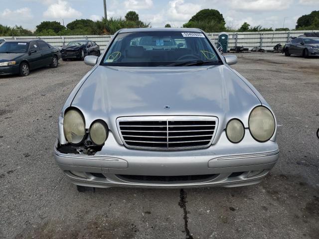 Photo 5 from auction – 2001 MERCEDES-BENZ E 320 with VIN WDBJF65J71B172988