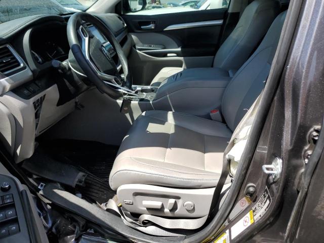Photo 7 from auction – 2018 TOYOTA HIGHLANDER with VIN 5TDJZRFH5JS912875