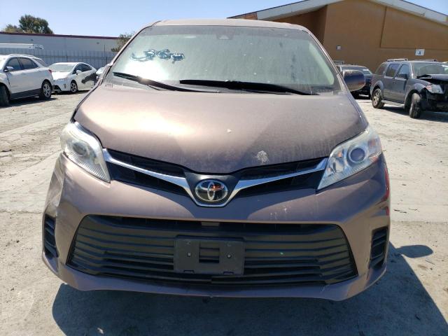 Photo 5 from auction – 2018 TOYOTA SIENNA LE with VIN 5TDJZ3DC9JS201362