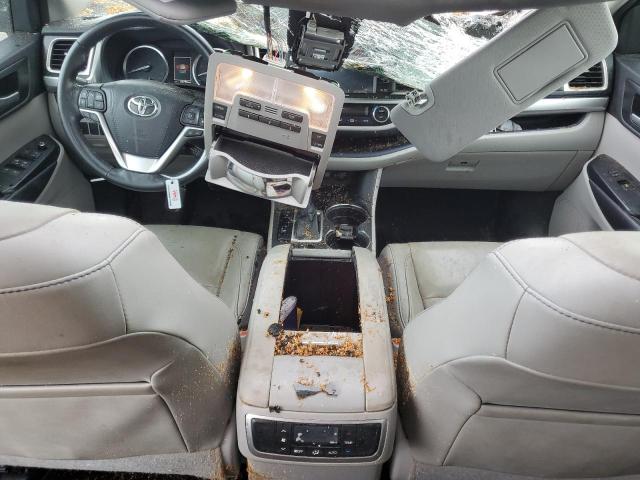 Photo 8 from auction – 2018 TOYOTA HIGHLANDER with VIN 5TDJZRFH8JS523888